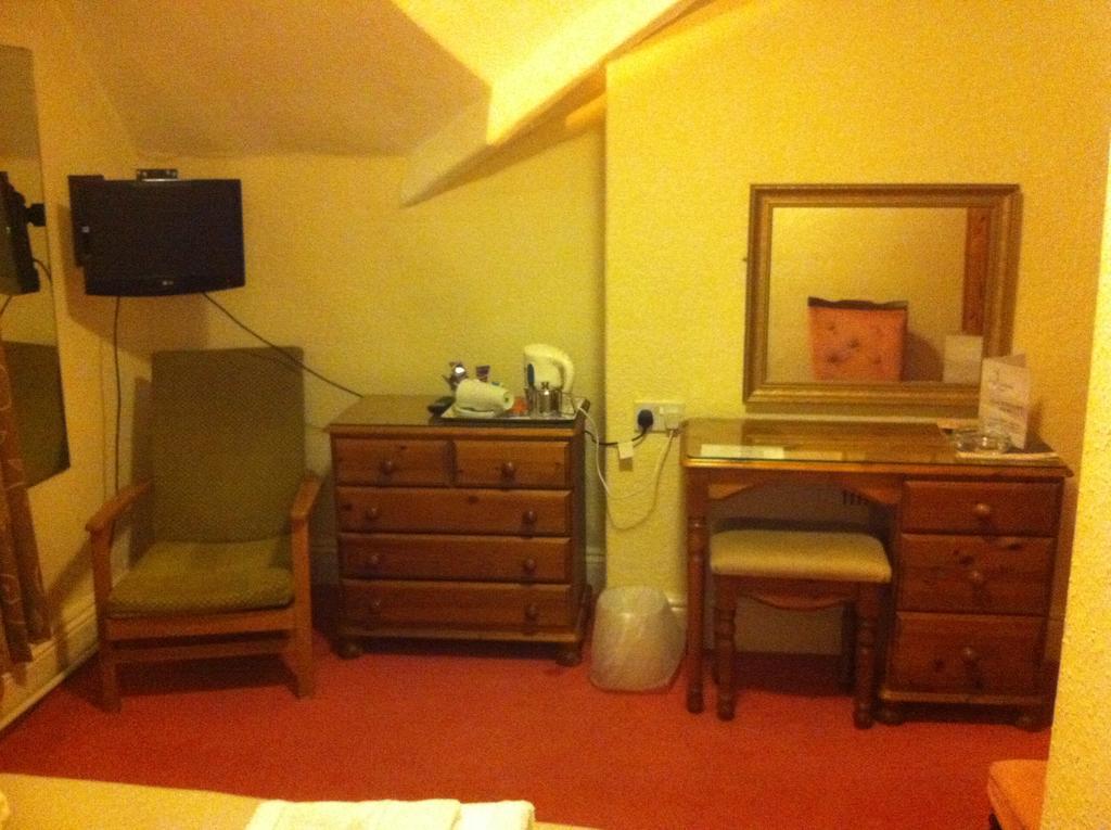 Lisdoonie Hotel Barrow-in-Furness Стая снимка