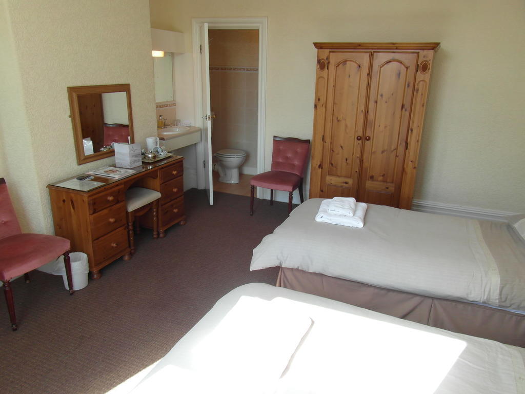 Lisdoonie Hotel Barrow-in-Furness Стая снимка