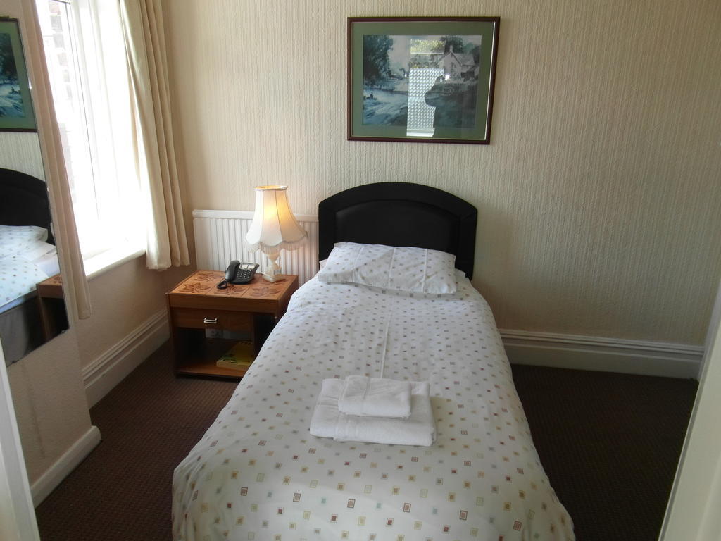 Lisdoonie Hotel Barrow-in-Furness Стая снимка