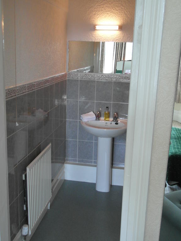 Lisdoonie Hotel Barrow-in-Furness Стая снимка