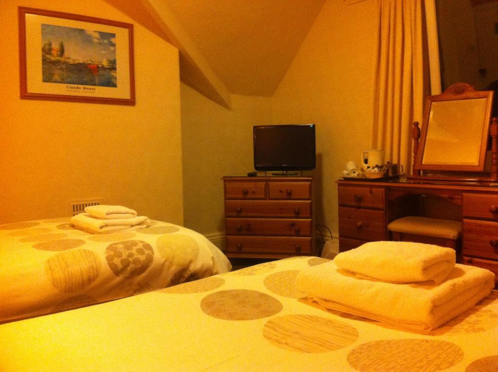 Lisdoonie Hotel Barrow-in-Furness Стая снимка